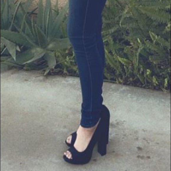 Fashion Nova black heels 😍 - Picture 6 of 6